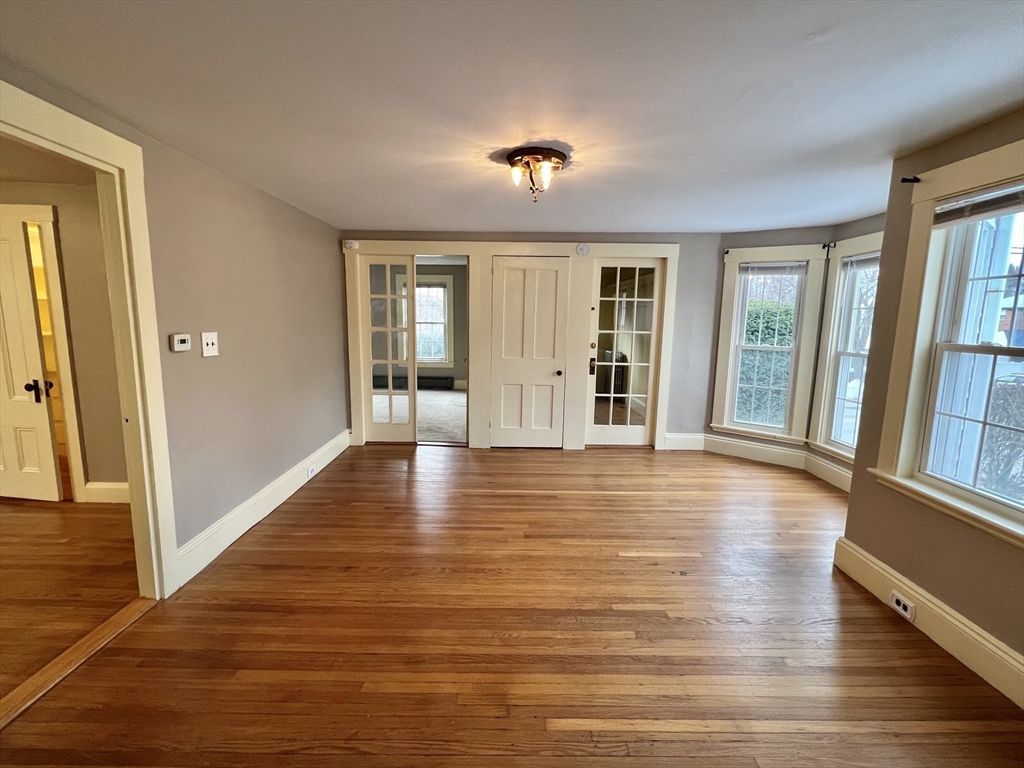 16 Pearl St., Weymouth, Massachusetts, 3 Bedrooms Bedrooms, 7 Rooms Rooms,1 BathroomBathrooms,Residential Lease,For Rent,Pearl St.,73514227