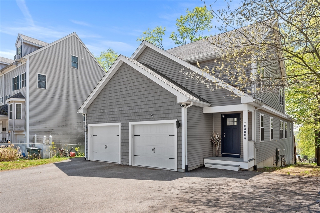 7 Mount Vernon St, Haverhill, Massachusetts, 4 Bedrooms Bedrooms, 7 Rooms Rooms,2 BathroomsBathrooms,Residential,For Sale,Mount Vernon St,73514231