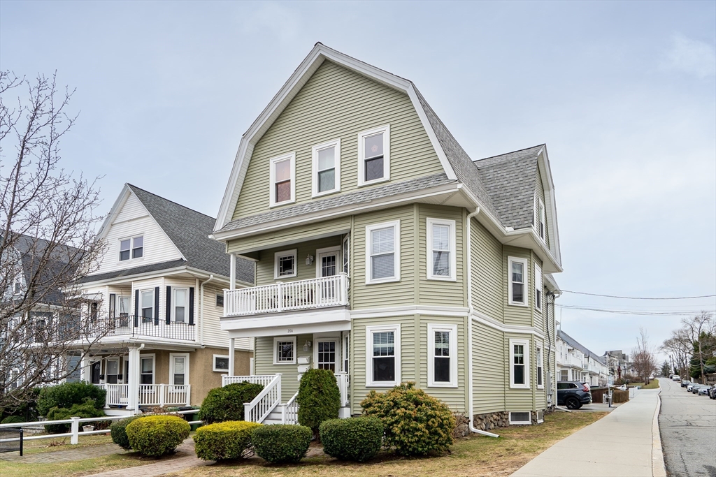 266 Belmont St, Watertown, Massachusetts, 2 Bedrooms Bedrooms, 5 Rooms Rooms,1 BathroomBathrooms,Residential Lease,For Rent,Belmont St,73502507