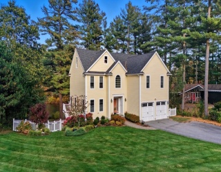 8 Fosters Pond Rd, Andover, Massachusetts, 4 Bedrooms Bedrooms, 12 Rooms Rooms,4.5 BathroomsBathrooms,Residential,For Sale,Fosters Pond Rd,73513917