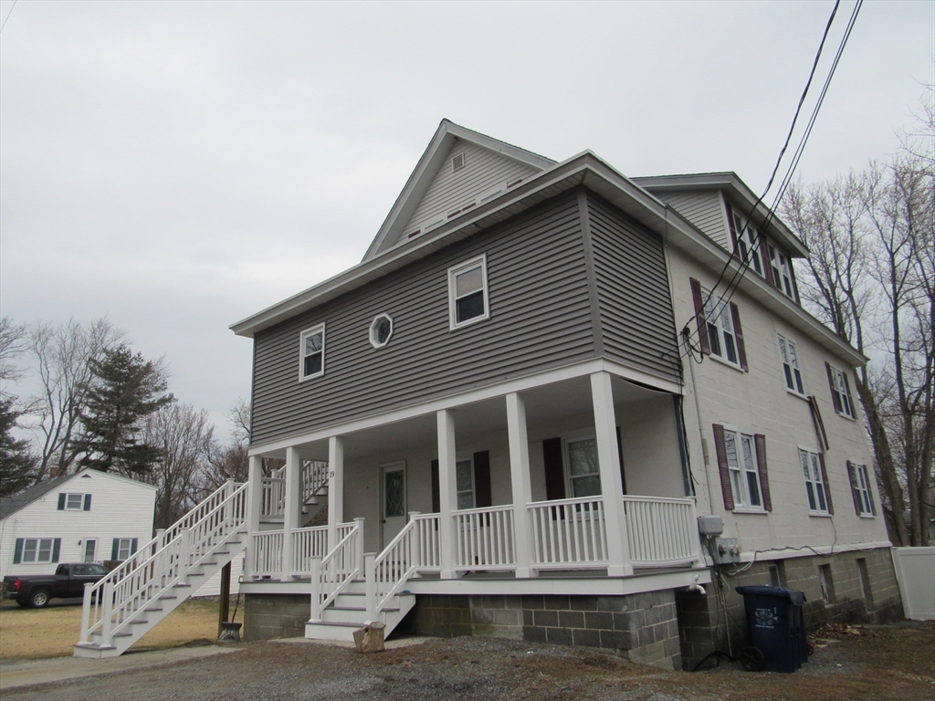 19 Chapman St, Dracut, Massachusetts, 4 Bedrooms Bedrooms, 8 Rooms Rooms,2 BathroomsBathrooms,Residential Lease,For Rent,Chapman St,73488865
