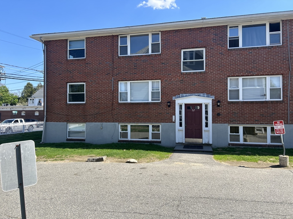 57 Newbury Ave., Quincy, Massachusetts, 2 Bedrooms Bedrooms, 4 Rooms Rooms,1 BathroomBathrooms,Residential Lease,For Rent,Newbury Ave.,73514053