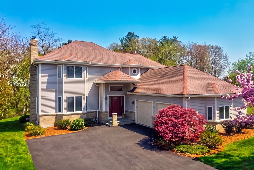 43 Hampshire Road, Peabody, Massachusetts, 4 Bedrooms Bedrooms, 11 Rooms Rooms,2.5 BathroomsBathrooms,Residential,For Sale,Hampshire Road,73514069