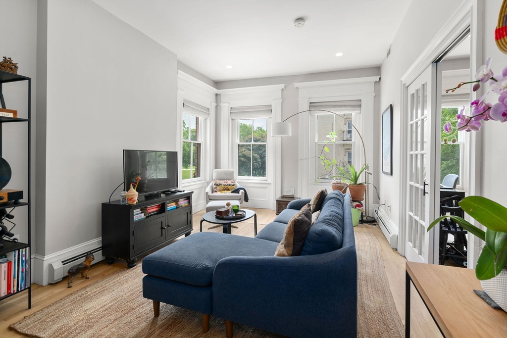 437 Shawmut Ave, Boston, Massachusetts, 1 Bedroom Bedrooms, 4 Rooms Rooms,1 BathroomBathrooms,Residential Lease,For Rent,Shawmut Ave,73514075