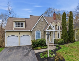 105 Weyland Circle, North Andover, Massachusetts, 5 Bedrooms Bedrooms, 9 Rooms Rooms,3.5 BathroomsBathrooms,Residential,For Sale,Weyland Circle,73514036