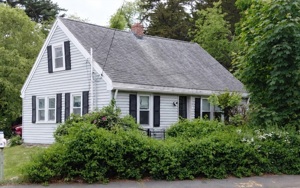 249 Mill Street, Randolph, Massachusetts, 2 Bedrooms Bedrooms, 5 Rooms Rooms,1 BathroomBathrooms,Residential,For Sale,Mill Street,73482345
