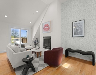 66 Wyman Street, Boston, Massachusetts, 4 Bedrooms Bedrooms, 6 Rooms Rooms,3 BathroomsBathrooms,Residential,For Sale,Wyman Street,73514033