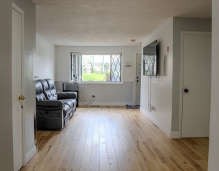 2 Sterling Ln, Haverhill, Massachusetts, 2 Bedrooms Bedrooms, 7 Rooms Rooms,2 BathroomsBathrooms,Residential Lease,For Rent,Sterling Ln,73514163