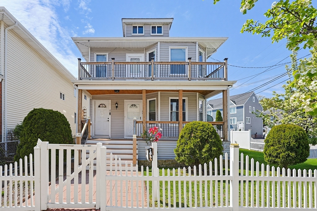 60 Park Ave, Revere, Massachusetts, 5 Bedrooms Bedrooms, 13 Rooms Rooms,3 BathroomsBathrooms,Residential Income,For Sale,Park Ave,73514071