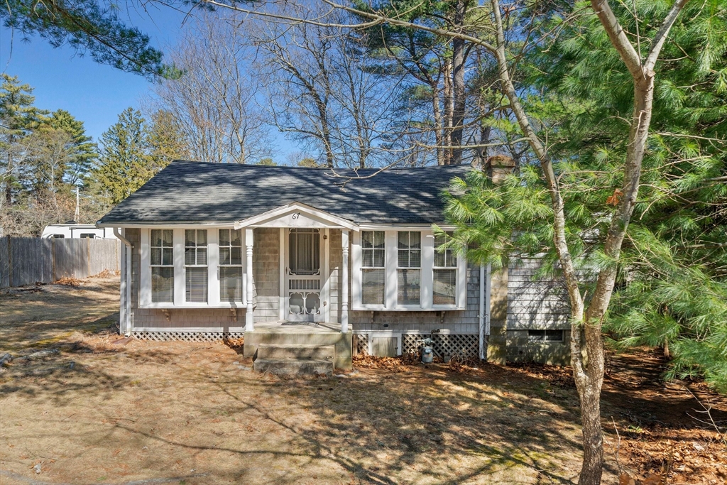 67 Priscilla Ave, Duxbury, Massachusetts, 2 Bedrooms Bedrooms, 5 Rooms Rooms,1 BathroomBathrooms,Residential Lease,For Rent,Priscilla Ave,73514242