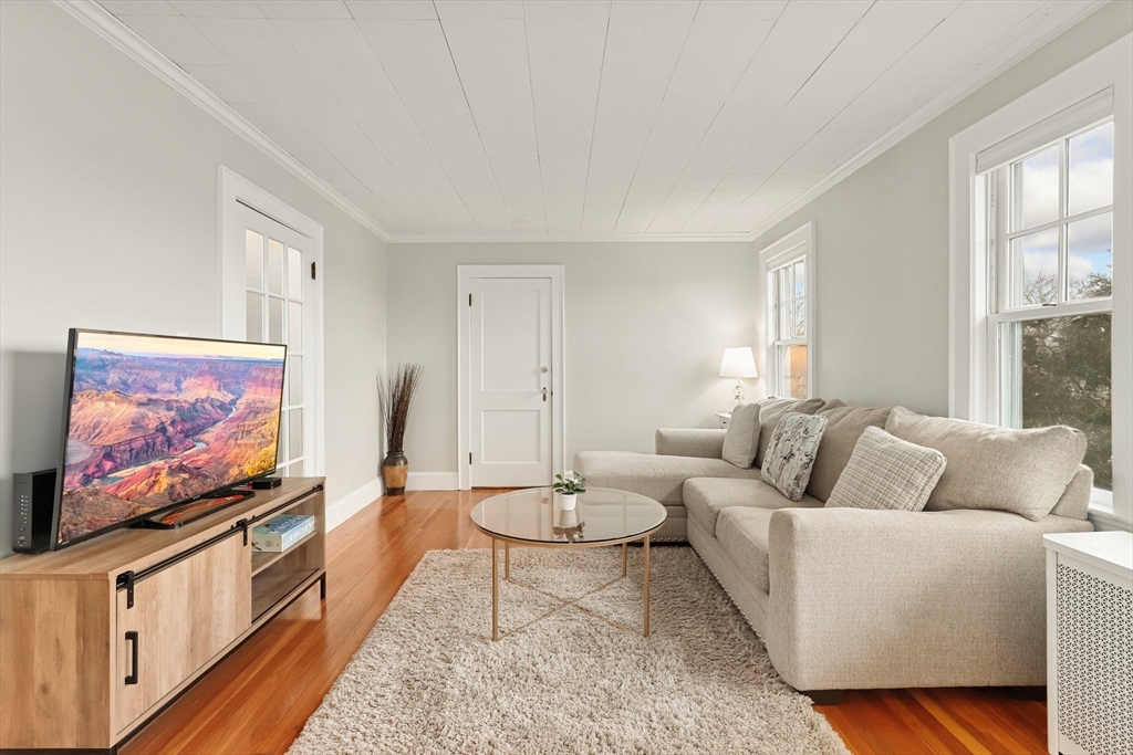 54 Edgecliff Rd, Watertown, Massachusetts, 4 Bedrooms Bedrooms, 8 Rooms Rooms,2 BathroomsBathrooms,Residential Lease,For Rent,Edgecliff Rd,73514243