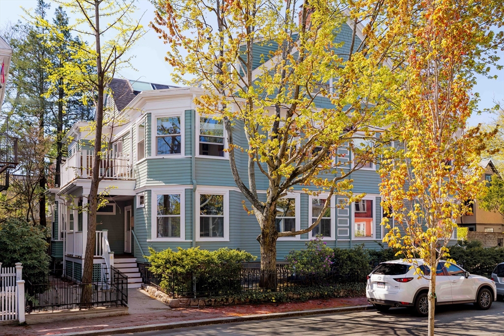 6 Shepard Street, Cambridge, Massachusetts, 2 Bedrooms Bedrooms, 4 Rooms Rooms,1 BathroomBathrooms,Residential,For Sale,Shepard Street,73514220