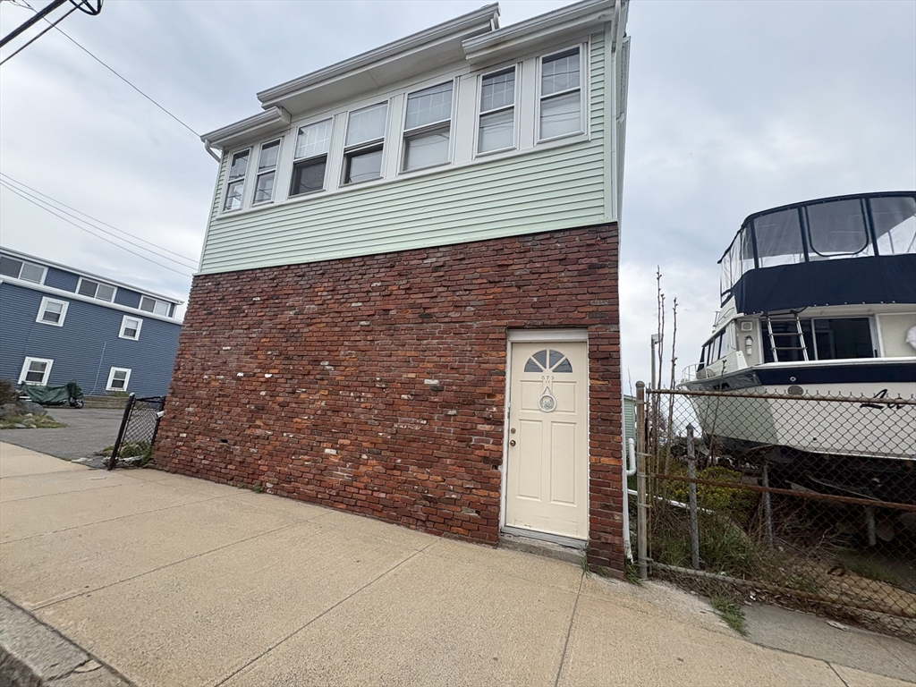 573 Shirley St, Winthrop, Massachusetts, 2 Bedrooms Bedrooms, 6 Rooms Rooms,1.5 BathroomsBathrooms,Residential Lease,For Rent,Shirley St,73514281