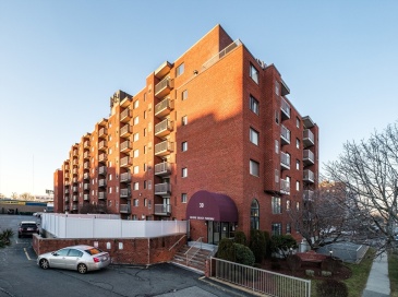 8 Ninth St, Medford, Massachusetts, 2 Bedrooms Bedrooms, 5 Rooms Rooms,2 BathroomsBathrooms,Residential Lease,For Rent,Ninth St,73514041