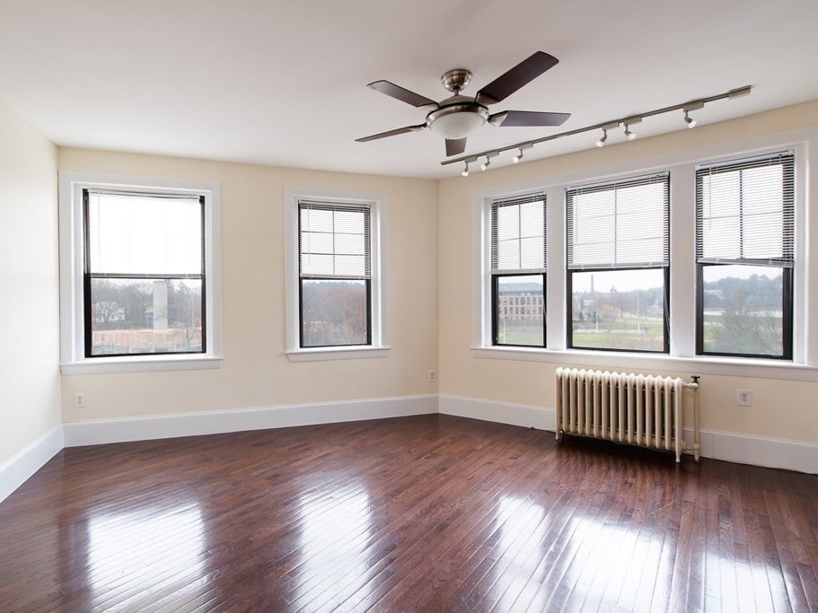 374 Chestnut Hill Ave, Boston, Massachusetts, 2 Bedrooms Bedrooms, 4 Rooms Rooms,1 BathroomBathrooms,Residential,For Sale,Chestnut Hill Ave,73514307