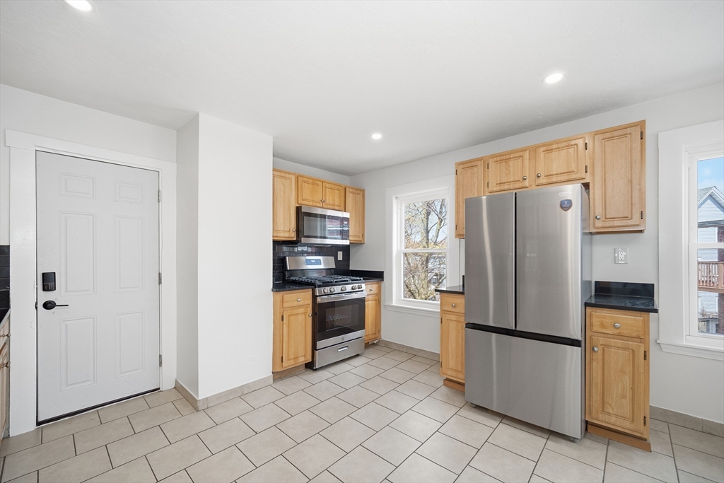 117 Quincy St, Quincy, Massachusetts, 4 Bedrooms Bedrooms, 6 Rooms Rooms,3 BathroomsBathrooms,Residential,For Sale,Quincy St,73514315