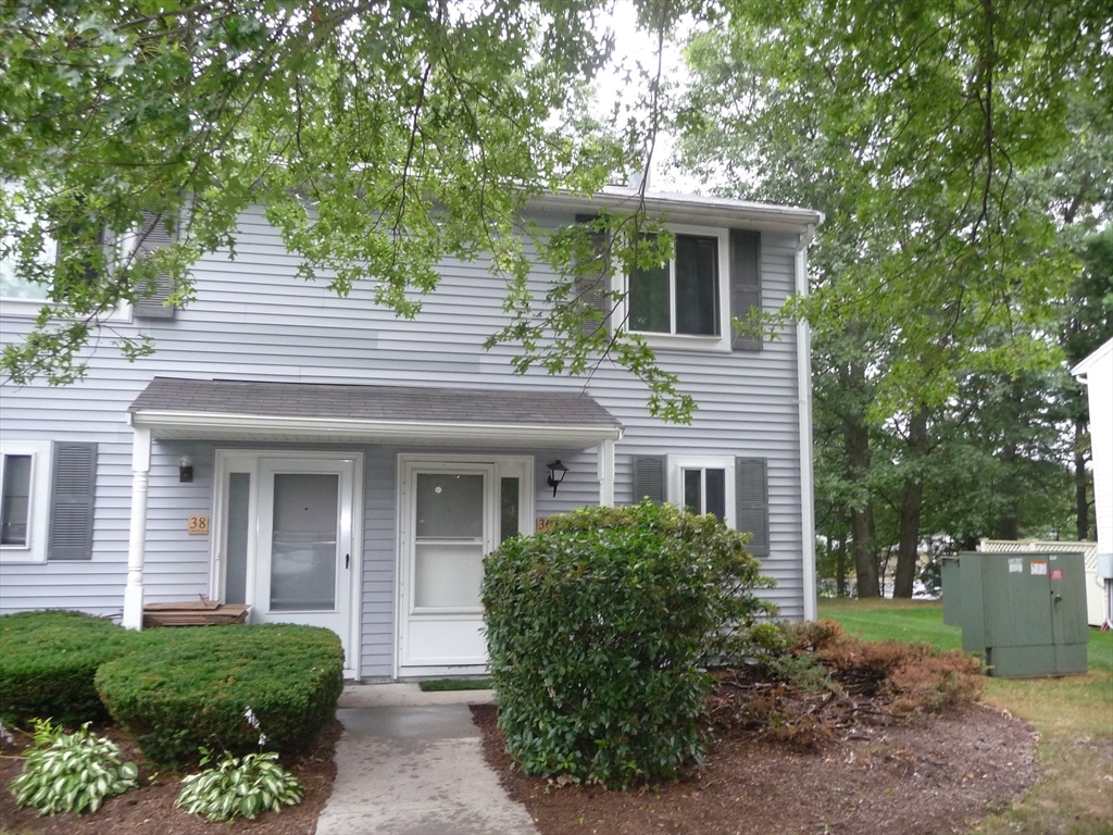 36 Village Hill Ln, Natick, Massachusetts, 2 Bedrooms Bedrooms, 5 Rooms Rooms,1.5 BathroomsBathrooms,Residential,For Sale,Village Hill Ln,73514321