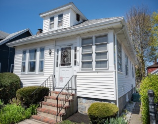 97 Cliff Street, Quincy, Massachusetts, 2 Bedrooms Bedrooms, 7 Rooms Rooms,2 BathroomsBathrooms,Residential,For Sale,Cliff Street,73514344