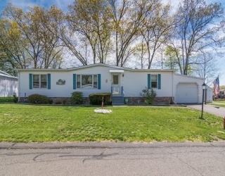3 John Drive, West Springfield, Massachusetts, 3 Bedrooms Bedrooms, 7 Rooms Rooms,2 BathroomsBathrooms,Residential,For Sale,John Drive,73514607