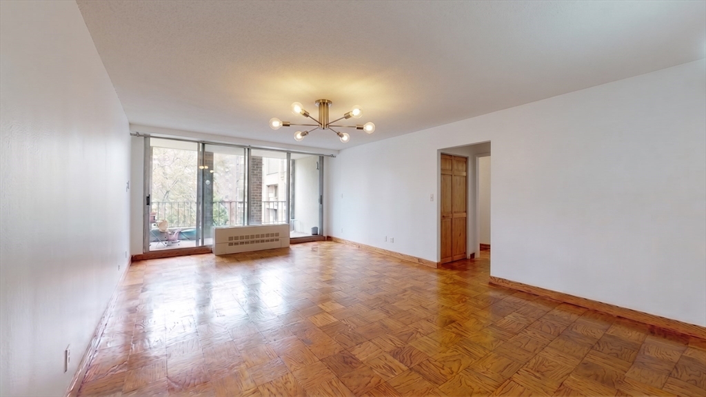 99 Pond Ave, Brookline, Massachusetts, 1 Bedroom Bedrooms, 4 Rooms Rooms,1 BathroomBathrooms,Residential Lease,For Rent,Pond Ave,73514619