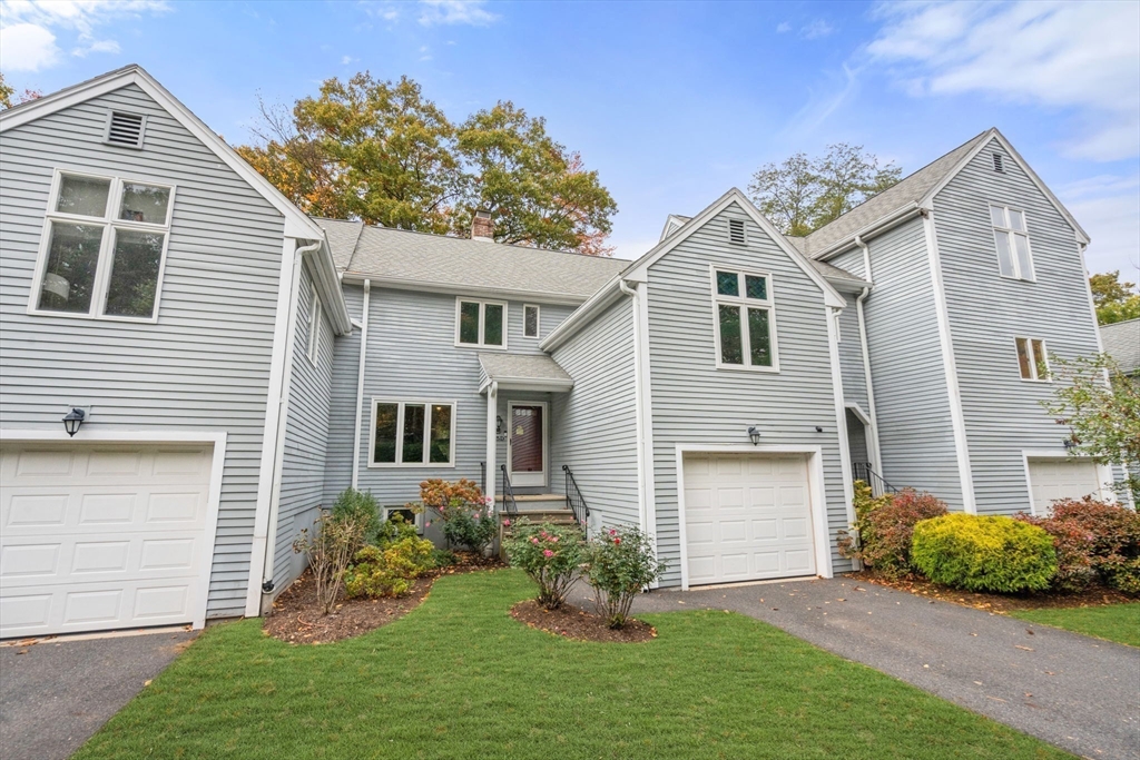 305D Winchester St, Newton, Massachusetts, 3 Bedrooms Bedrooms, 10 Rooms Rooms,2.5 BathroomsBathrooms,Residential,For Sale,Winchester St,73514348