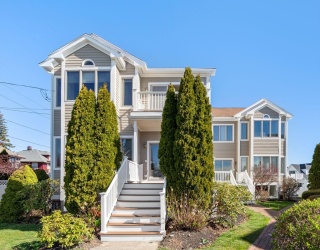 141 Grovers Ave, Winthrop, Massachusetts, 3 Bedrooms Bedrooms, 7 Rooms Rooms,3 BathroomsBathrooms,Residential Lease,For Rent,Grovers Ave,73514362