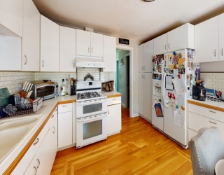 37 Centre St, Natick, Massachusetts, 3 Bedrooms Bedrooms, 7 Rooms Rooms,2 BathroomsBathrooms,Residential Lease,For Rent,Centre St,73514645