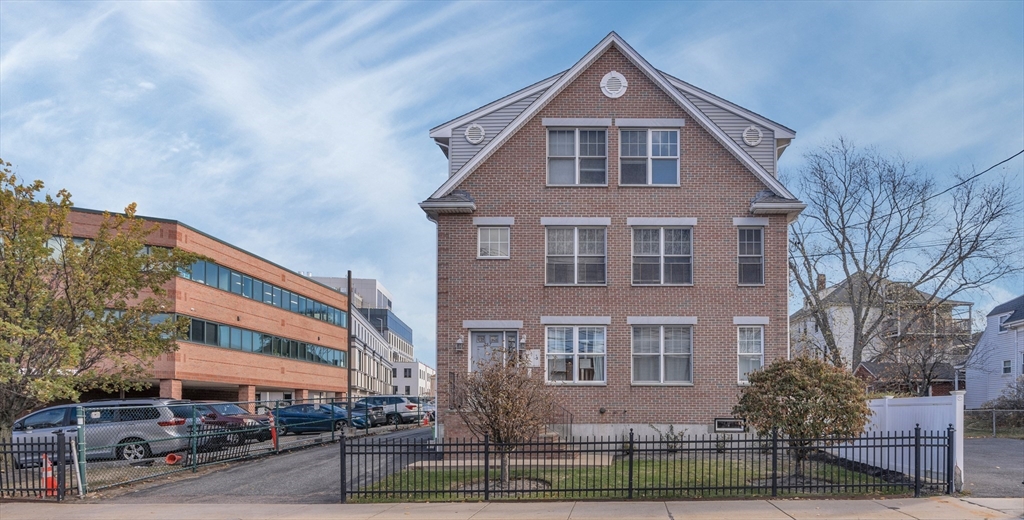 287 Everett St., Boston, Massachusetts, 2 Bedrooms Bedrooms, 5 Rooms Rooms,3 BathroomsBathrooms,Residential,For Sale,Everett St.,73514380