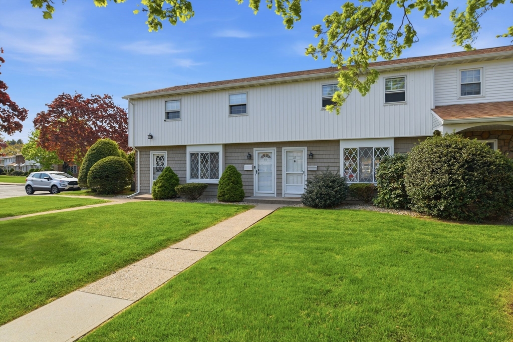 212 Blisswood Village Dr, Ludlow, Massachusetts, 3 Bedrooms Bedrooms, 5 Rooms Rooms,1.5 BathroomsBathrooms,Residential,For Sale,Blisswood Village Dr,73514384