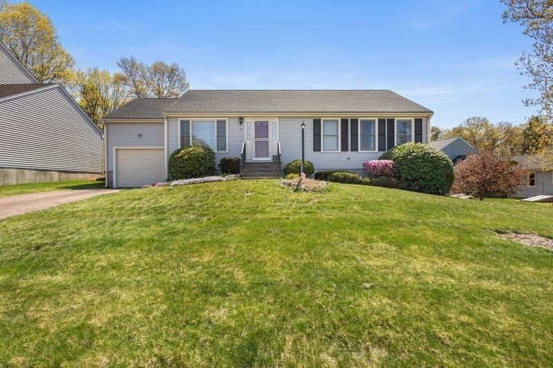 38 Country Side Road, Bellingham, Massachusetts, 2 Bedrooms Bedrooms, 5 Rooms Rooms,1 BathroomBathrooms,Residential,For Sale,Country Side Road,73514644