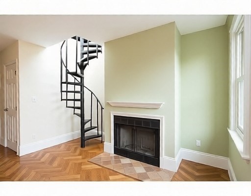 171 Warren Ave, Boston, Massachusetts, 1 Bedroom Bedrooms, 2 Rooms Rooms,1 BathroomBathrooms,Residential Lease,For Rent,Warren Ave,73514394