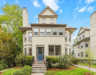 12 Spruce St, Watertown, Massachusetts, 2 Bedrooms Bedrooms, 5 Rooms Rooms,1 BathroomBathrooms,Residential,For Sale,Spruce St,73514253