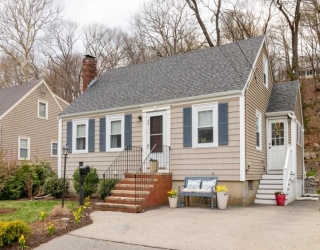 49 Brookside Rd, Braintree, Massachusetts, 3 Bedrooms Bedrooms, 6 Rooms Rooms,1.5 BathroomsBathrooms,Residential,For Sale,Brookside Rd,73514261
