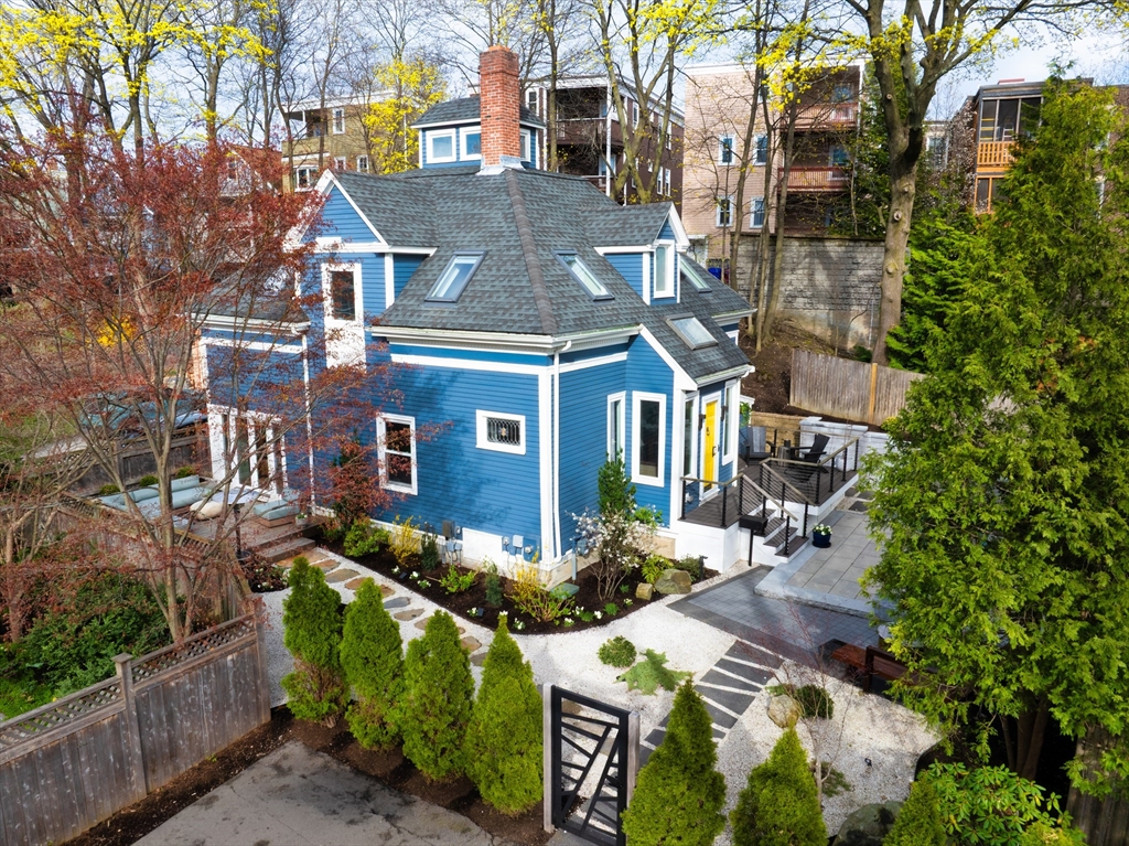 7 Stetson Street, Brookline, Massachusetts, 4 Bedrooms Bedrooms, 7 Rooms Rooms,2.5 BathroomsBathrooms,Residential,For Sale,Stetson Street,73514639