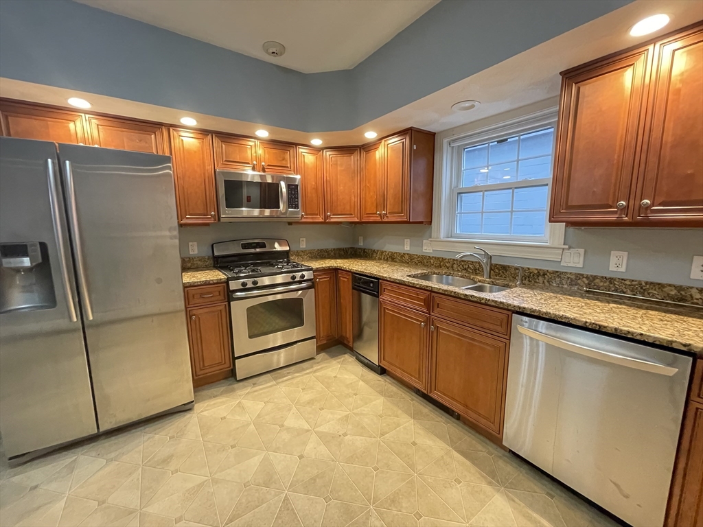 79 Pleasant St, Leominster, Massachusetts, 1 Bedroom Bedrooms, 4 Rooms Rooms,1 BathroomBathrooms,Residential Lease,For Rent,Pleasant St,73514666