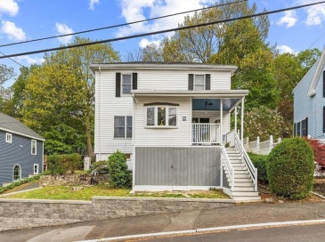 29 Woodlawn St, Lynn, Massachusetts, 3 Bedrooms Bedrooms, 7 Rooms Rooms,1.5 BathroomsBathrooms,Residential,For Sale,Woodlawn St,73514665