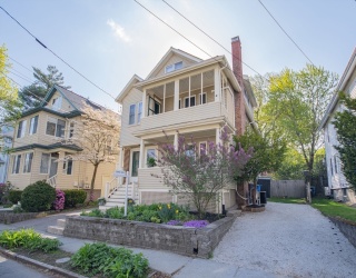 14 Leslie Rd., Belmont, Massachusetts, 2 Bedrooms Bedrooms, 5 Rooms Rooms,1 BathroomBathrooms,Residential,For Sale,Leslie Rd.,73513747