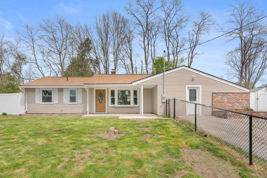 14 Temi Rd, Brockton, Massachusetts, 4 Bedrooms Bedrooms, 8 Rooms Rooms,2 BathroomsBathrooms,Residential,For Sale,Temi Rd,73514442