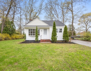 575 East St, Brockton, Massachusetts, 4 Bedrooms Bedrooms, 5 Rooms Rooms,1.5 BathroomsBathrooms,Residential,For Sale,East St,73514680