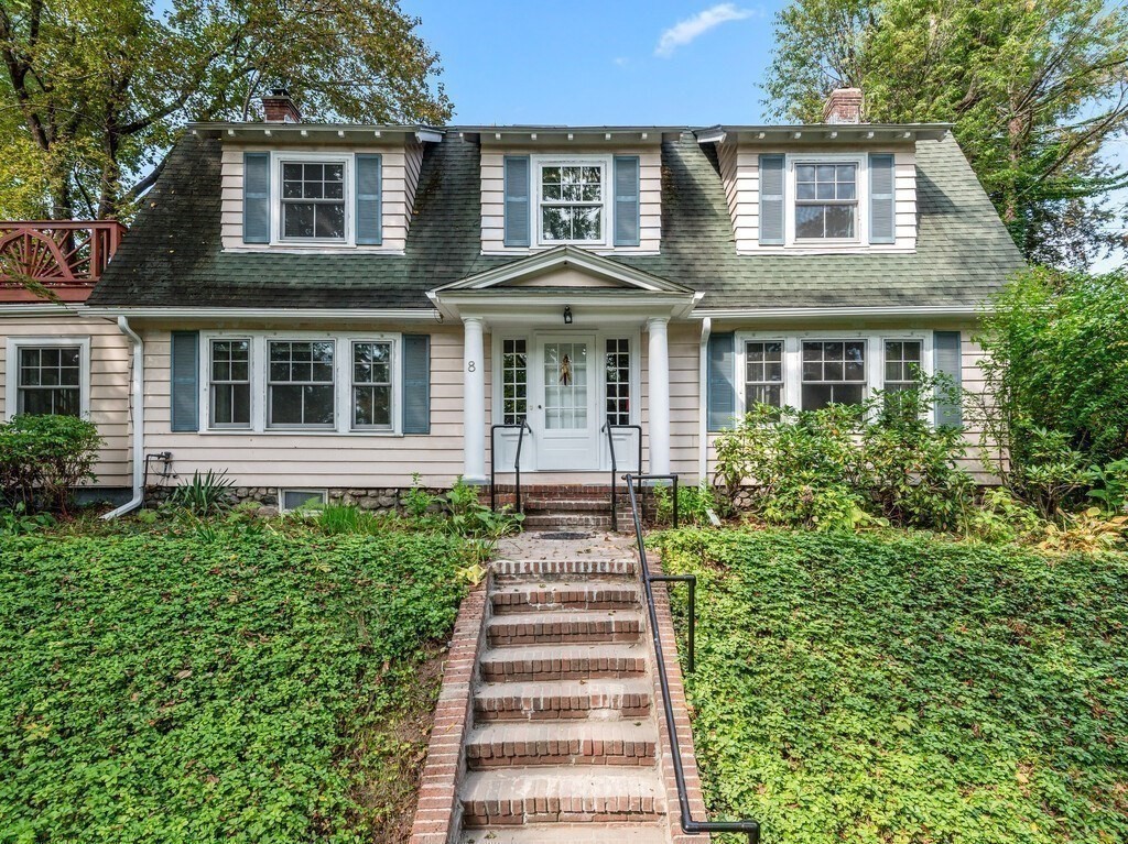 8 Montvale, Worcester, Massachusetts, 6 Bedrooms Bedrooms, 12 Rooms Rooms,3.5 BathroomsBathrooms,Residential,For Sale,Montvale,73514681