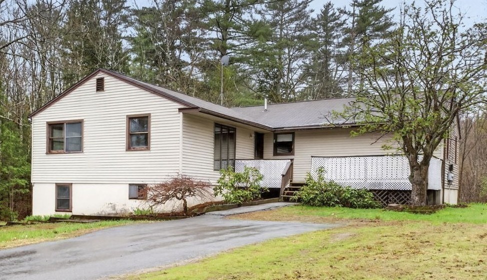 414 Fremont Rd, Chester, New Hampshire, 4 Bedrooms Bedrooms, 12 Rooms Rooms,3 BathroomsBathrooms,Residential Income,For Sale,Fremont Rd,73514081