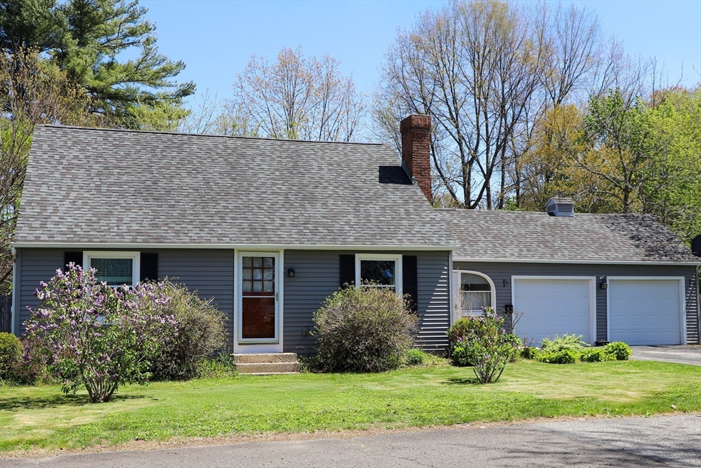 78 King Street, Ludlow, Massachusetts, 3 Bedrooms Bedrooms, 5 Rooms Rooms,1 BathroomBathrooms,Residential,For Sale,King Street,73514298