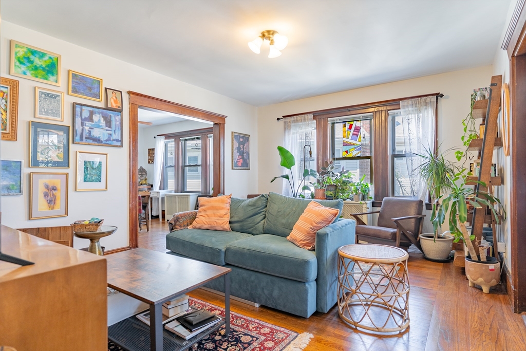 54 Oakland St, Boston, Massachusetts, 2 Bedrooms Bedrooms, 6 Rooms Rooms,1 BathroomBathrooms,Residential Lease,For Rent,Oakland St,73514460