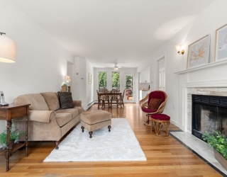 69 Hartford, Newton, Massachusetts, 3 Bedrooms Bedrooms, 6 Rooms Rooms,1.5 BathroomsBathrooms,Residential Lease,For Rent,Hartford,73514461