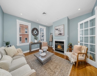 93 Baldwin St, Boston, Massachusetts, 2 Bedrooms Bedrooms, 5 Rooms Rooms,1.5 BathroomsBathrooms,Residential,For Sale,Baldwin St,73514303