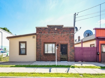 75 Elm, Watertown, Massachusetts, 4 Bedrooms Bedrooms, 6 Rooms Rooms,1 BathroomBathrooms,Residential,For Sale,Elm,73514465 75 Elm, Watertown, Massachusetts, 4 Bedrooms Bedrooms, 6 Rooms Rooms,1 BathroomBathrooms,Residential,For Sale,Elm,73514465