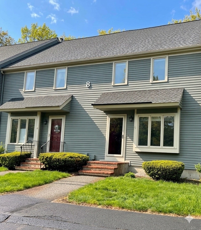 8 Deer Path, Maynard, Massachusetts, 2 Bedrooms Bedrooms, 8 Rooms Rooms,1.5 BathroomsBathrooms,Residential Lease,For Rent,Deer Path,73514470