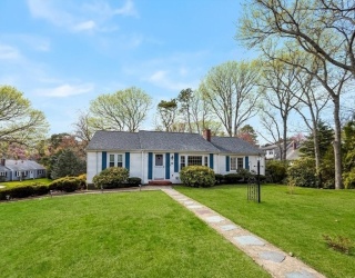 7 Linnell Ln, Yarmouth, Massachusetts, 2 Bedrooms Bedrooms, 7 Rooms Rooms,1.5 BathroomsBathrooms,Residential,For Sale,Linnell Ln,73514705