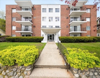 260 Tremont Street, Melrose, Massachusetts, 1 Bedroom Bedrooms, 3 Rooms Rooms,1 BathroomBathrooms,Residential Lease,For Rent,Tremont Street,73514479