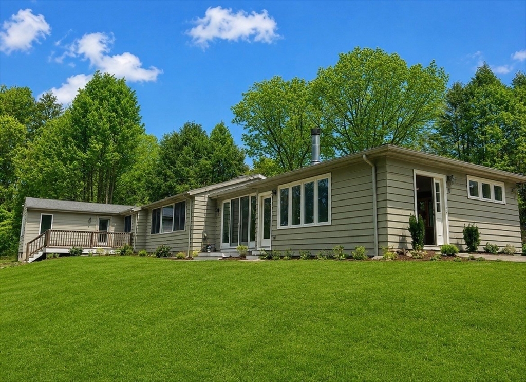 7 Longmeadow Road, Weston, Massachusetts, 3 Bedrooms Bedrooms, 6 Rooms Rooms,3 BathroomsBathrooms,Residential,For Sale,Longmeadow Road,73514364